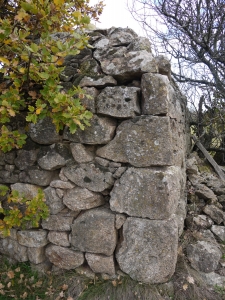 2/2 • Cabane de pierres sèches (Peyrot) • Photo Francis Mandeau