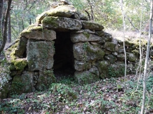 2/2 • Cabane de pierres sèches (L'Hotoire) • Photo Francis Mandeau