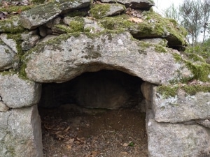 3/4 • Cabane de pierres sèches (Sinfonts 2) • Photo Francis Mandeau