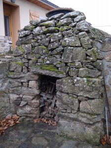 1/3 • Cabane de pierres sèches (Perchaux) • Photo Francis Mandeau