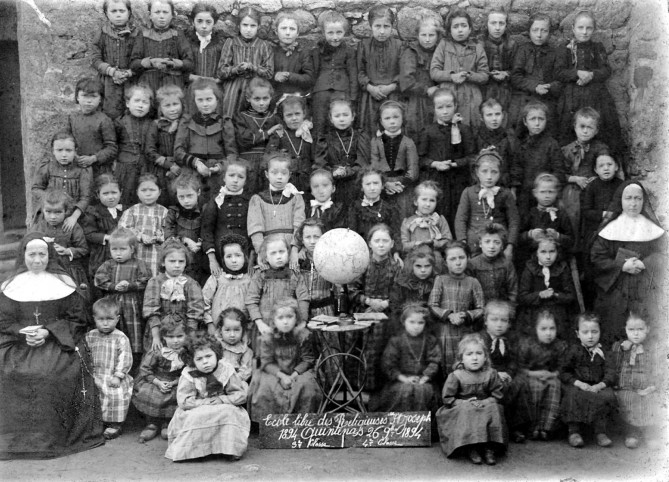 École de filles de Quintenas • 1894 • Collection famille Chaboud