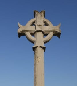 1/2 • Croix du cimetière (2017) • Photo Francis Mandeau