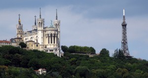 Tour métallique de Fourvière  à Lyon, aménagée en relais de télévision en 1953