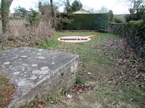 Puits et emplacement du lavoir des Perchaux