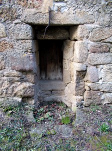 Puits dans la rue de la Chapelle